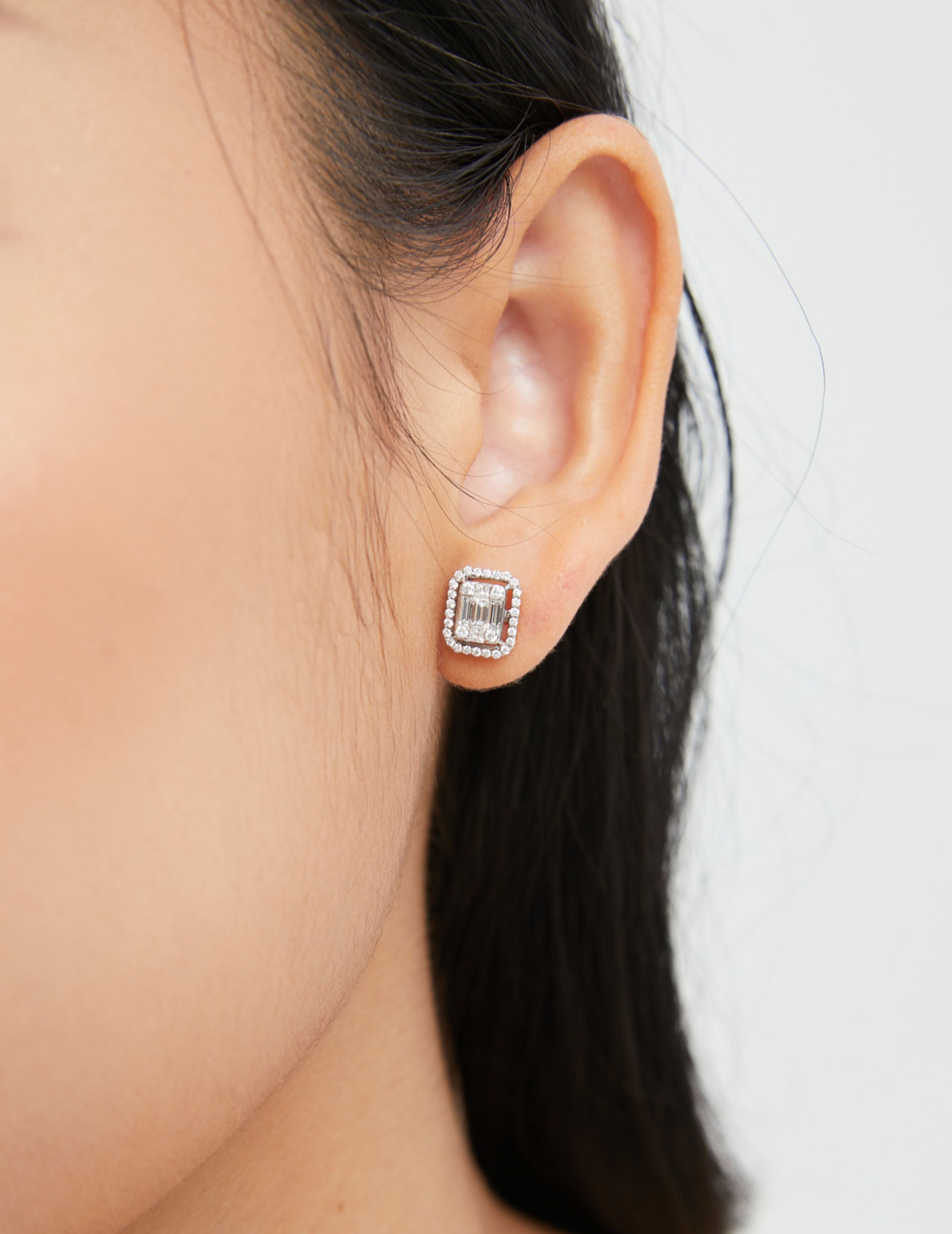 Illusion Emerald Halo Earring