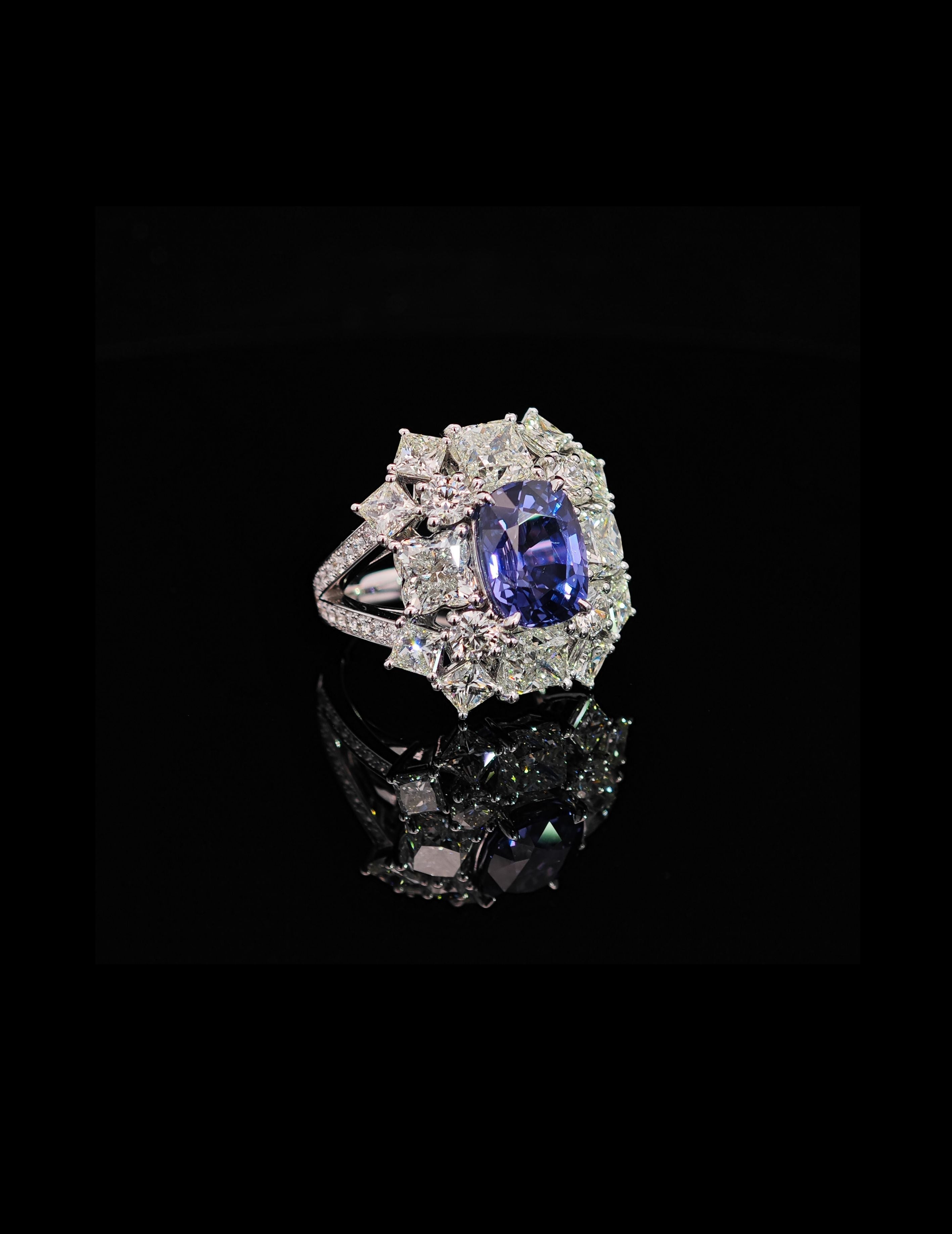 5.240 ct Color-change Sapphire Cocktail Ring